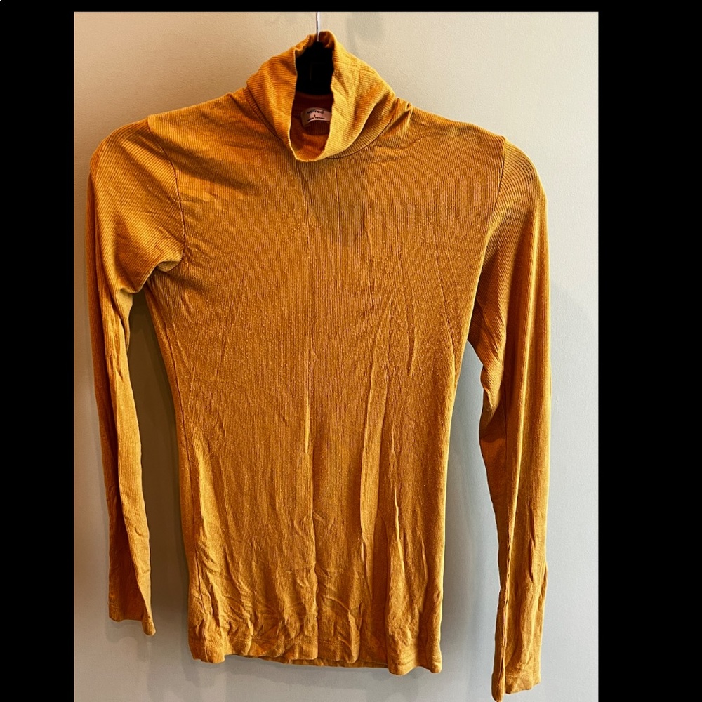 Wilfred top